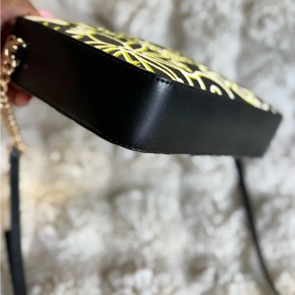 Michael Kors Graffiti Jet Set Crossbody Bag - Picture 8 of 10